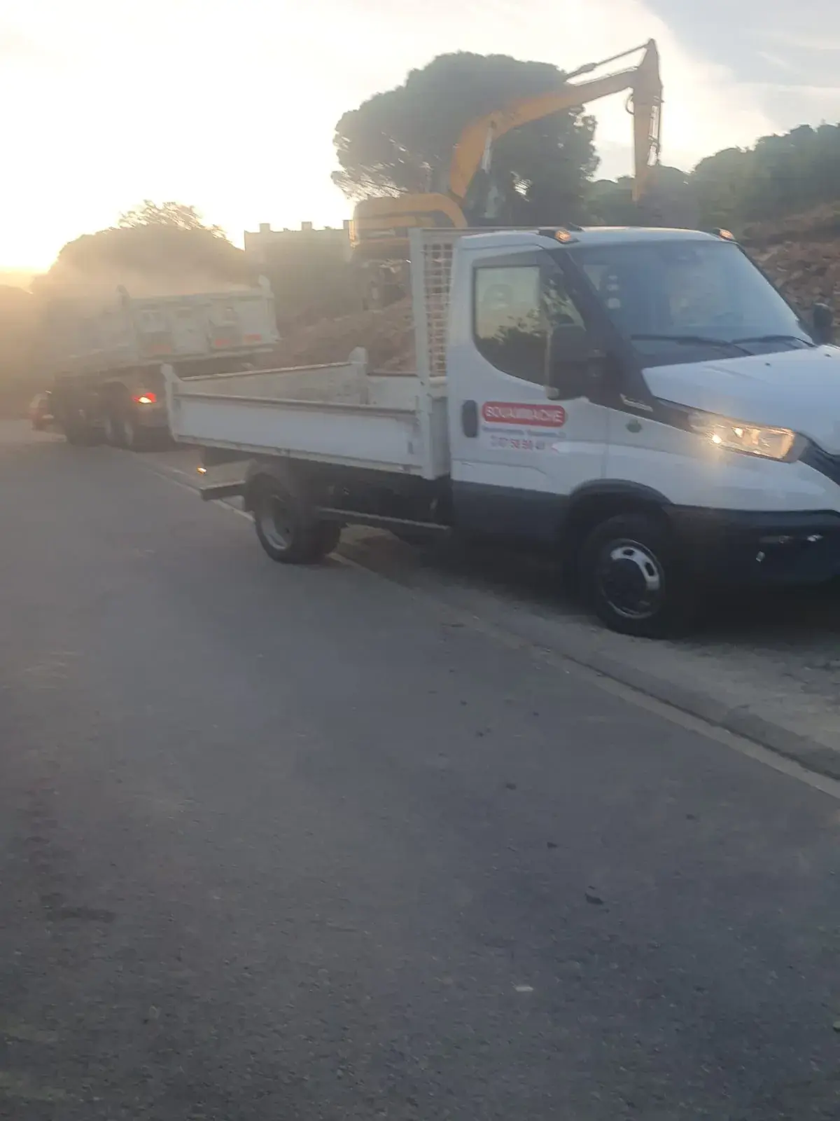 Camion benne Bouammache BTP et pelle JCB - Banyuls-sur-Mer