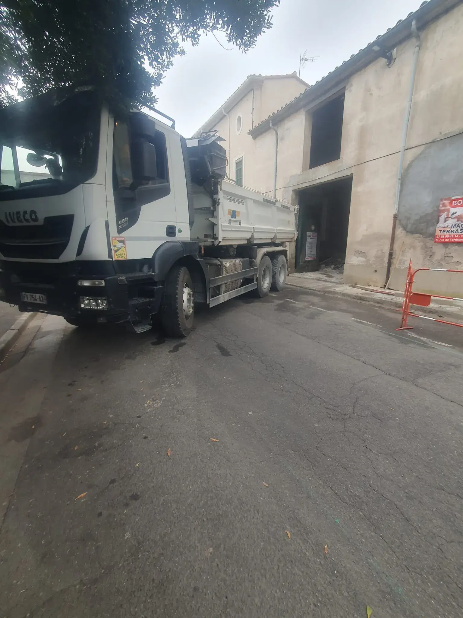 Démolition - Camion benne pour les gravats - Pyrénées-Orientales