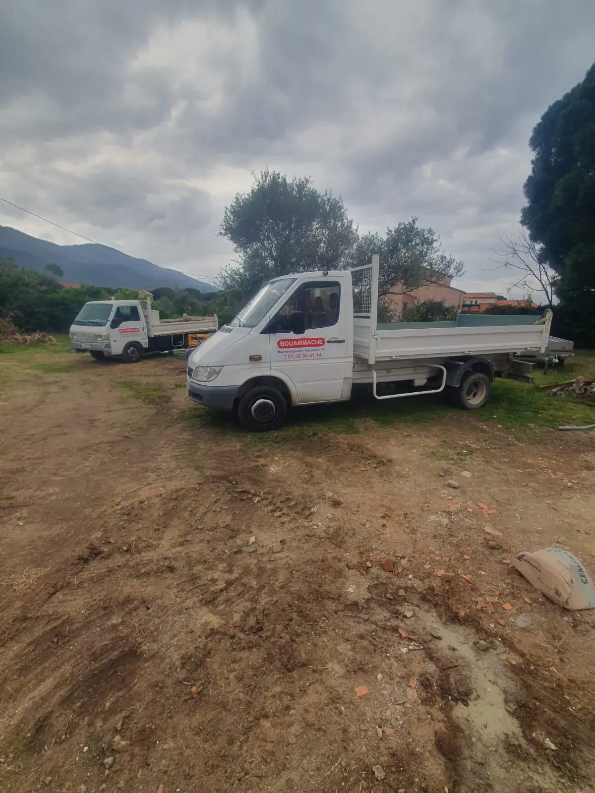 Camions Bouammache sur la plateforme - Pyrénées-Orientales