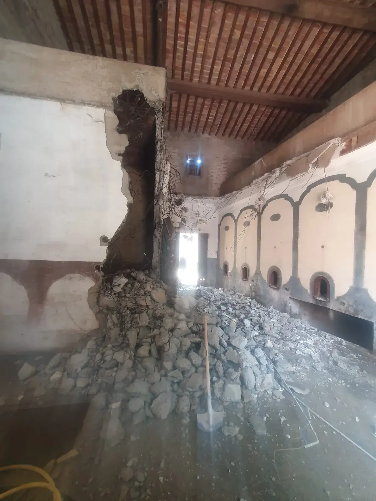 Cuve abattue au cœur de la cave - Pyrénées-Orientales