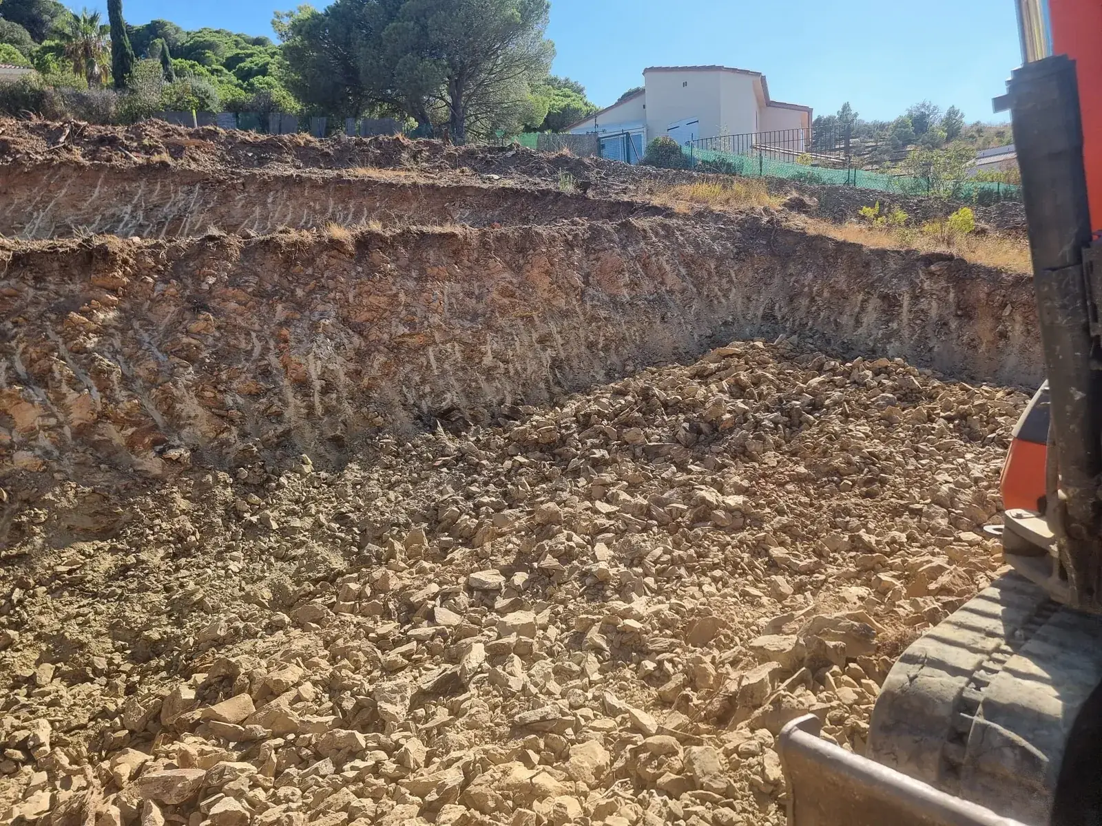 Fouille rocheuse pour plateforme de maison - Pyrénées-Orientales