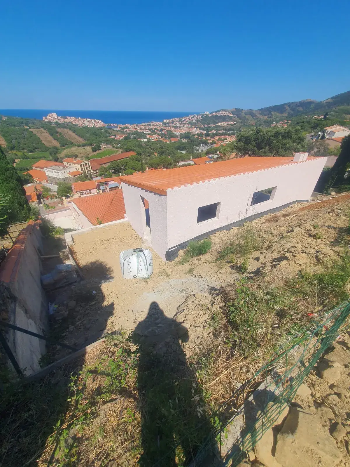 Maison achevée sur terrain en coteau - Pyrénées-Orientales